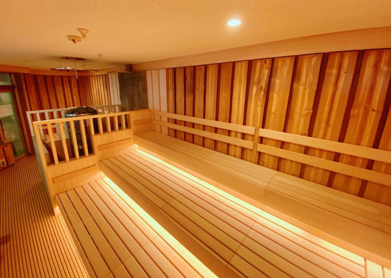 Sauna & Capsule Amza Osaka Exterior foto